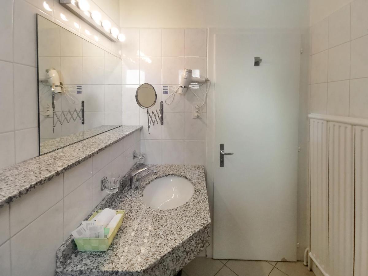 Hotel Des Alpes Bulle Center Εξωτερικό φωτογραφία