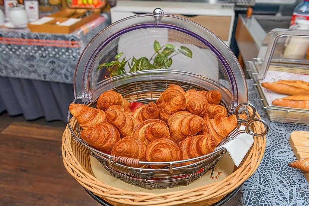 Hotel Des Alpes Bulle Center Εξωτερικό φωτογραφία