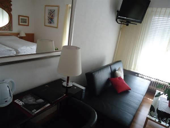 Hotel Des Alpes Bulle Center Εξωτερικό φωτογραφία